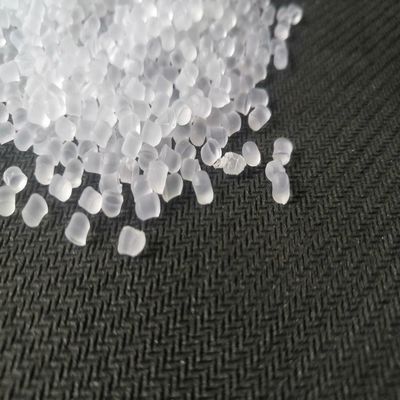 Кристаллические зерна PVC смеси 1.19g/cm3 PVC мягкие поливают из шланга