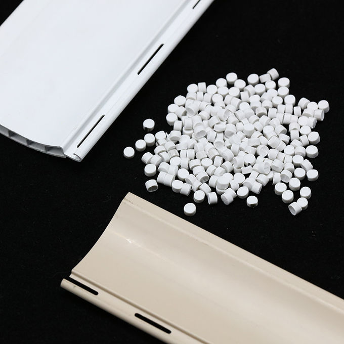 Трудный профиль штранг-прессования лепешек PVC 1.6g/Cm3 пластиковый 0